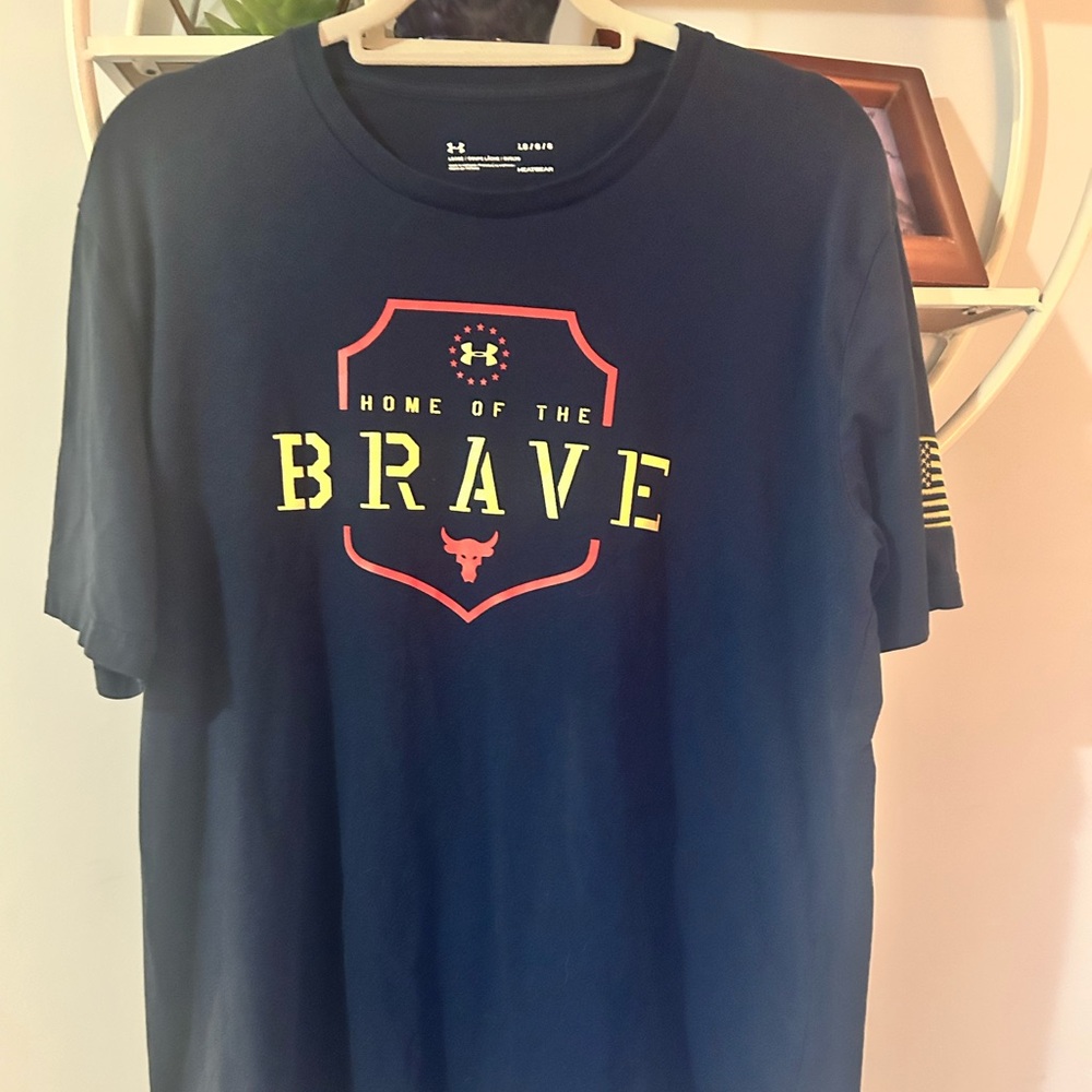 Under Armour Project Rock Mens Large L Loose Home of the Brave Flag Patch
